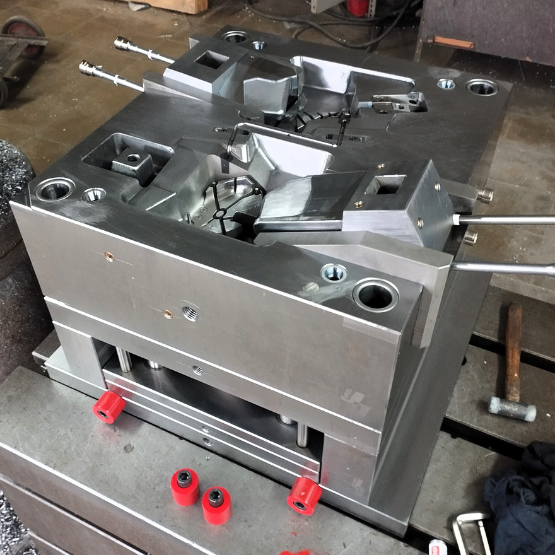 MOTLLES MOSTRES AUTOMOCIÓ INJECCIÓ