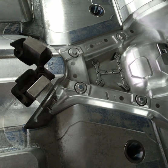 MOTLLES MOSTRES AUTOMOCIÓ INJECCIÓ